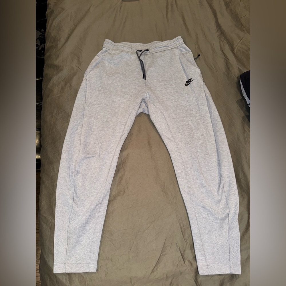 Nike Tech Men’s Fleece Straight leg fit Wide Hem